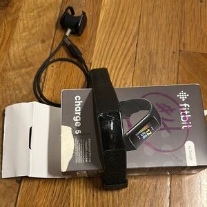 Fitbit Charge 5 in Black